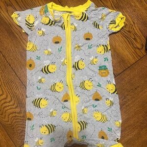 LITTLE SLEEPIES SHORTIES: BUMBLE BEES (Size 18-24 months)